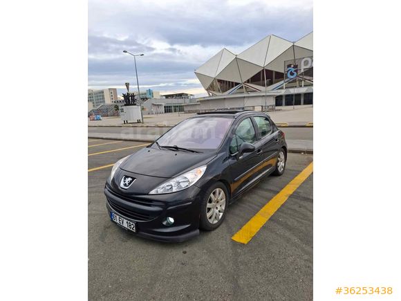 Sahibinden Peugeot 207 1.6 HDi Dynamic 2008 Model  268.000 km Siyah