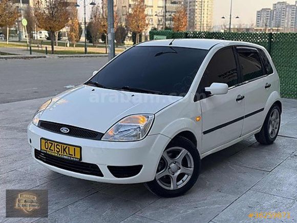 ÖZ IŞIKLI OTOMOTİVDEN 2004 FORD FİESTA 4 PARÇA BOYALI