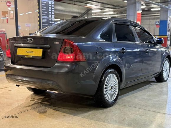 KARION DAN 2011 FORD FOCUS TITANIUM 1.6 TDCI START STOP/MRCK FAR