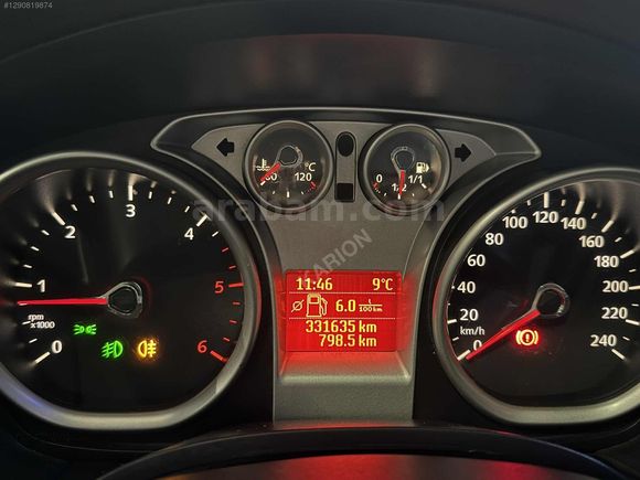KARION DAN 2011 FORD FOCUS TITANIUM 1.6 TDCI START STOP/MRCK FAR