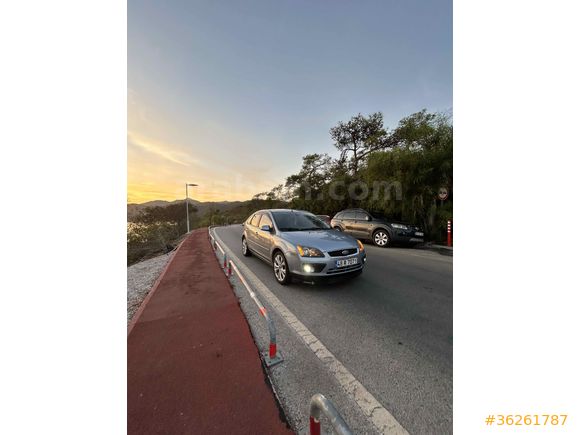 Sahibinden Ford Focus 1.6 Ghia 2006 Model Muğla 238.000 km Mavi