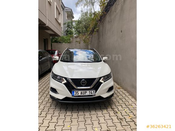 Memurdan 2021 çıkışlı kazasız 55000 km  Nissan Qashqai 1.3 DIG-T Sky Pack 2020 Model 