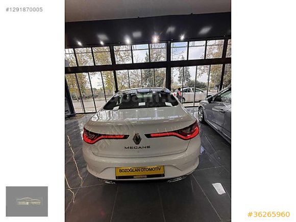 RENAULT MEGAN TOUCH EXTRALI 2025 MODEL