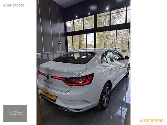 RENAULT MEGAN TOUCH EXTRALI 2025 MODEL