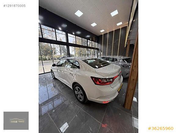 RENAULT MEGAN TOUCH EXTRALI 2025 MODEL