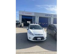 Sahibinden Ford Fiesta 1.4 TDCi Titanium X 2012 Model İstanbul bakımı ve lastiklet yeni değişti 167.000 km Beyaz