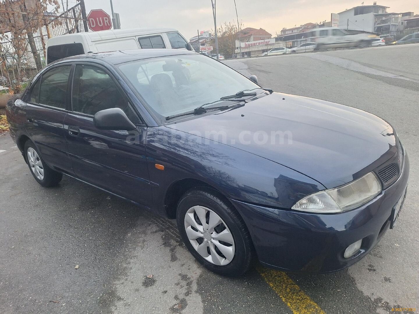 Galeriden Mitsubishi Carisma 1.6 Classic 2000 Model Denizli 200.000 km Mavi (metalik) 3