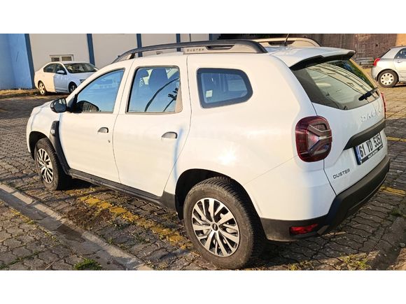 4*4 Dizel 23.996 km Dacia Duster 1.5 BlueDCI Essential