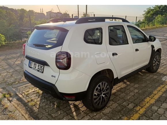 4*4 Dizel 23.996 km Dacia Duster 1.5 BlueDCI Essential