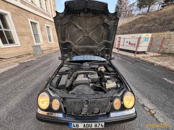 Mercedes - Benz E 200 Classic 1996 Model 