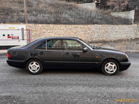 Mercedes - Benz E 200 Classic 1996 Model 