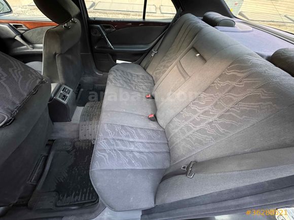 Mercedes - Benz E 200 Classic 1996 Model 