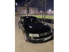 Sahibinden Volkswagen Passat 1.9 TDi 2000 Model  228.000 km Siyah Çift Kırmızı 