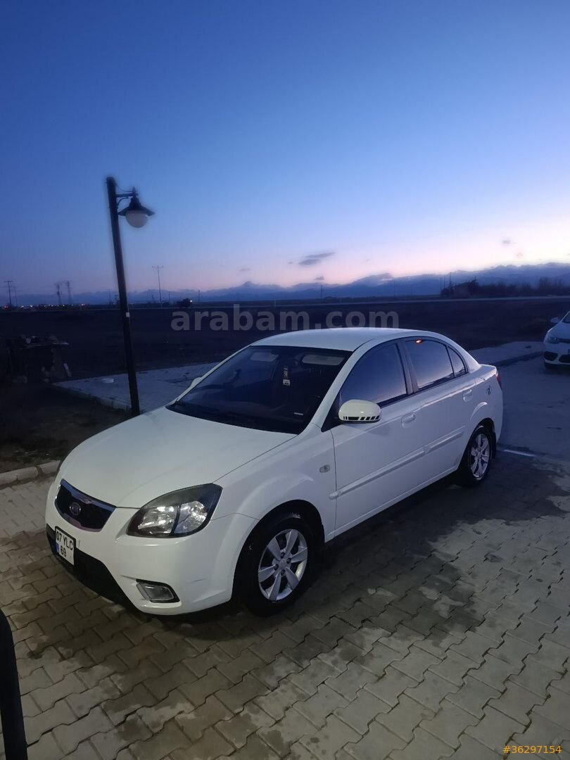 Sahibinden Kia Rio 1.5 CRDi EX Comfort 2010 Model İstanbul 230.000 km Beyaz 2