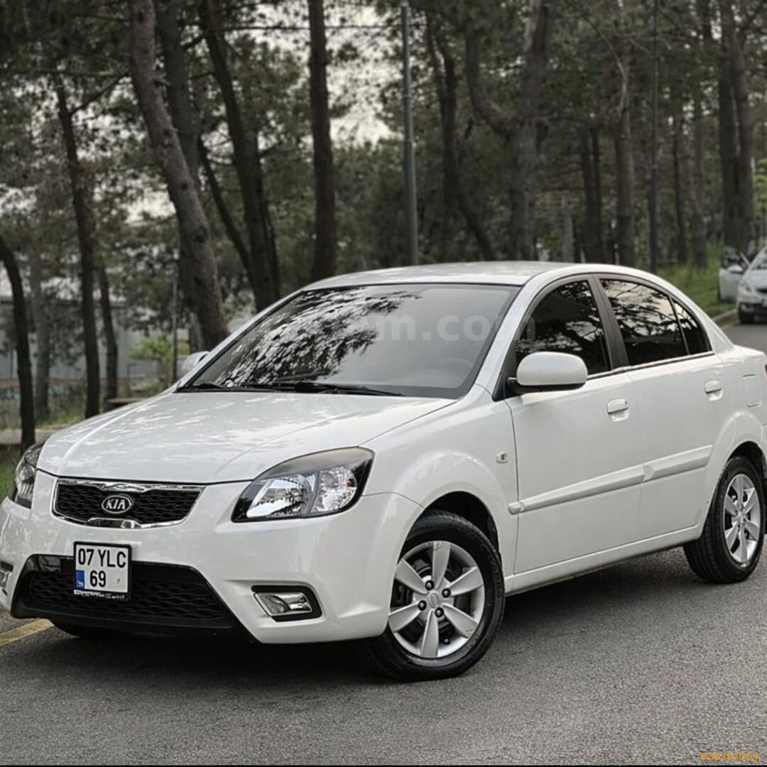 Sahibinden Kia Rio 1.5 CRDi EX Comfort 2010 Model İstanbul 230.000 km Beyaz 1