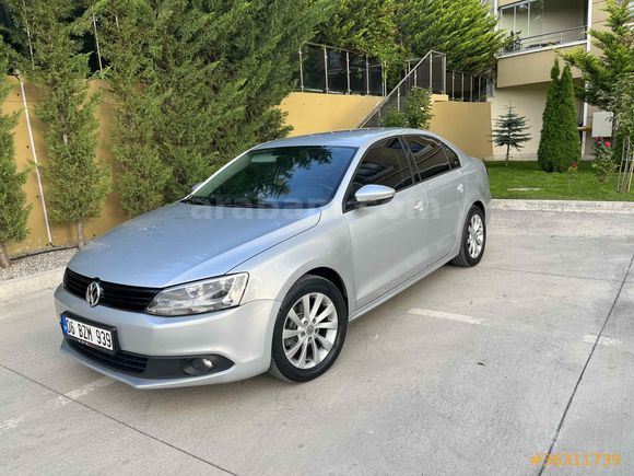 Sahibinden Volkswagen Jetta 1.6 TDi Trendline 2012 Model  315.000 km Gri (metalik)