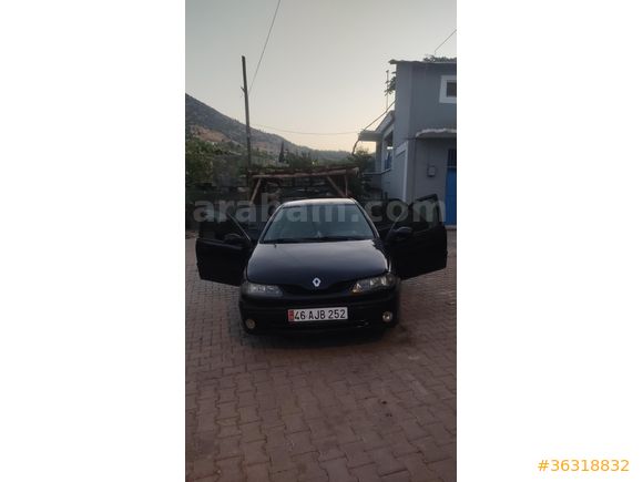 Sahibinden Renault Laguna 1.6 RXE 2002 Model  375.000 km Lacivert