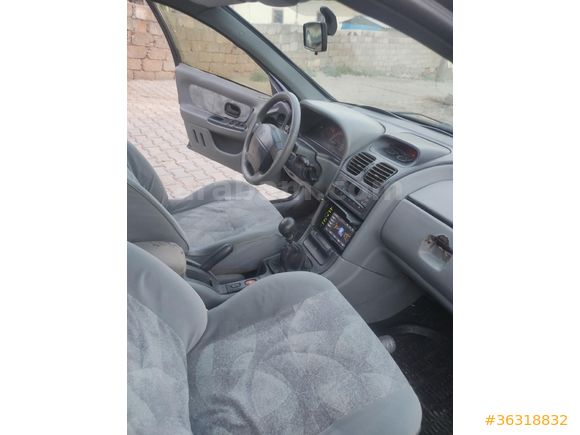 Sahibinden Renault Laguna 1.6 RXE 2002 Model  375.000 km Lacivert