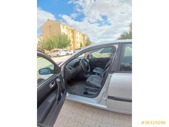 Sahibinden Renault Megane 1.4 Authentique 2006 Model