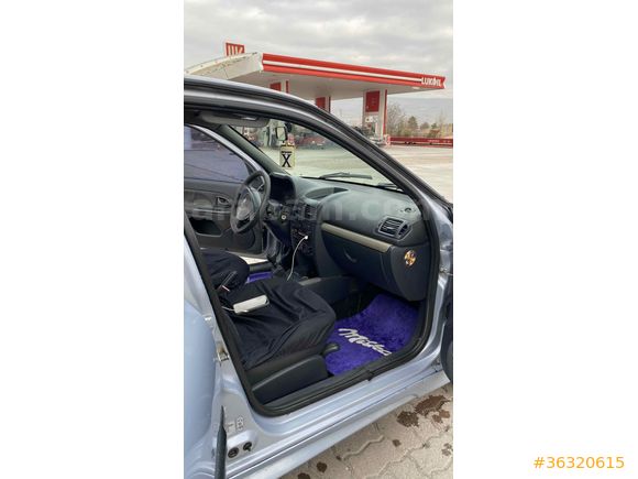 
Sahibinden Renault Clio 1.2 Dynamic 2004  Model 