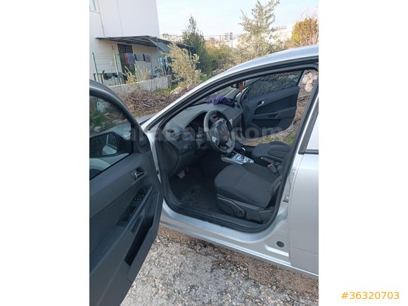 Otomatik Opel Astra 1.3 TDCİ full