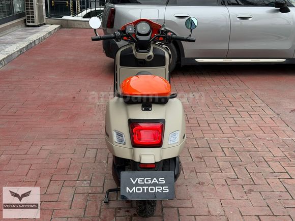 -VEGAS MOTORS-2024 VESPA GTV 300 ZELİONİ