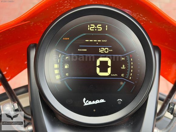 -VEGAS MOTORS-2024 VESPA GTV 300 ZELİONİ