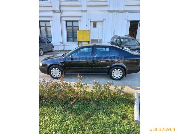 Sahibinden Skoda Octavia 1.6 Ambiente 2005 Model  350.000 km Siyah