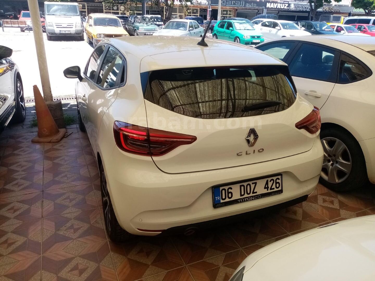Galeriden Renault Clio 1.0 TCe Touch 2023 Model Kayseri 112.000 km Beyaz 5