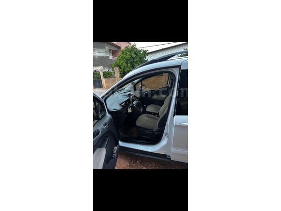 Sahibinden Ford Tourneo Courier 1.6 TDCi Titanium Plus 2015 Model