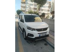 Sahibinden Peugeot Rifter 1.5 BlueHDI Allure 2021 Model değerinde otomatik araçlarla takas olur SUV tarzı veya sedan araçlarla