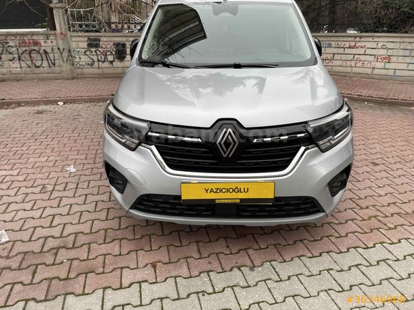 Sahibinden Renault Kangoo Multix 1.3 TCe Iconic 2024 Model 