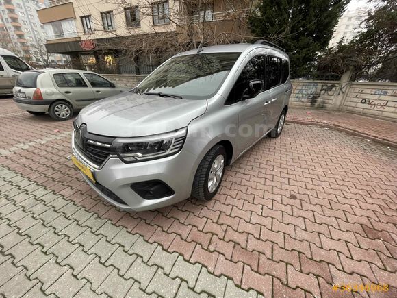 Sahibinden Renault Kangoo Multix 1.3 TCe Iconic 2024 Model 