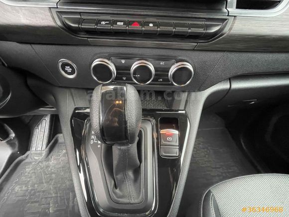 Sahibinden Renault Kangoo Multix 1.3 TCe Iconic 2024 Model 