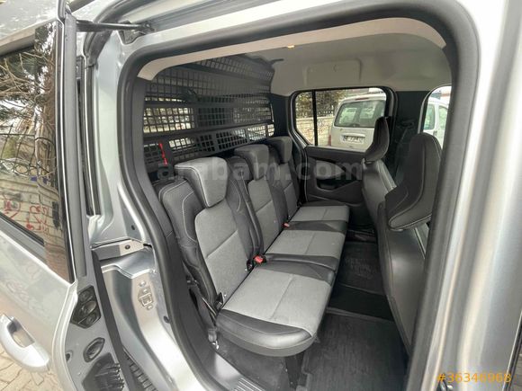 Sahibinden Renault Kangoo Multix 1.3 TCe Iconic 2024 Model 