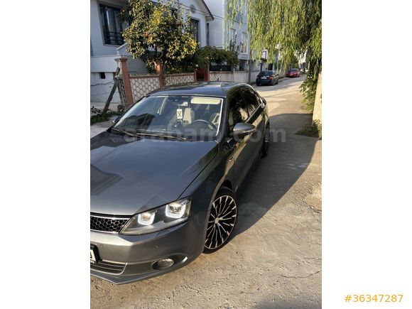 Sahibinden Volkswagen Jetta 1.6 TDi Highline 2011 Model Sakarya 235.000 km Gri (metalik)