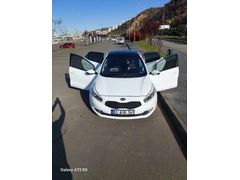 Sahibinden Kia Ceed 1.6 CRDi Premium 2013  acil satılık hiçbir sıkıntı arıza vs yoktur