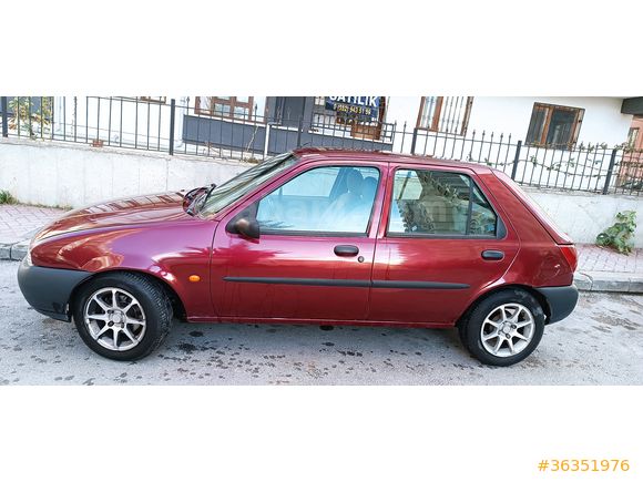 Sahibinden Ford Fiesta 1.25 Flair 2000 Model 