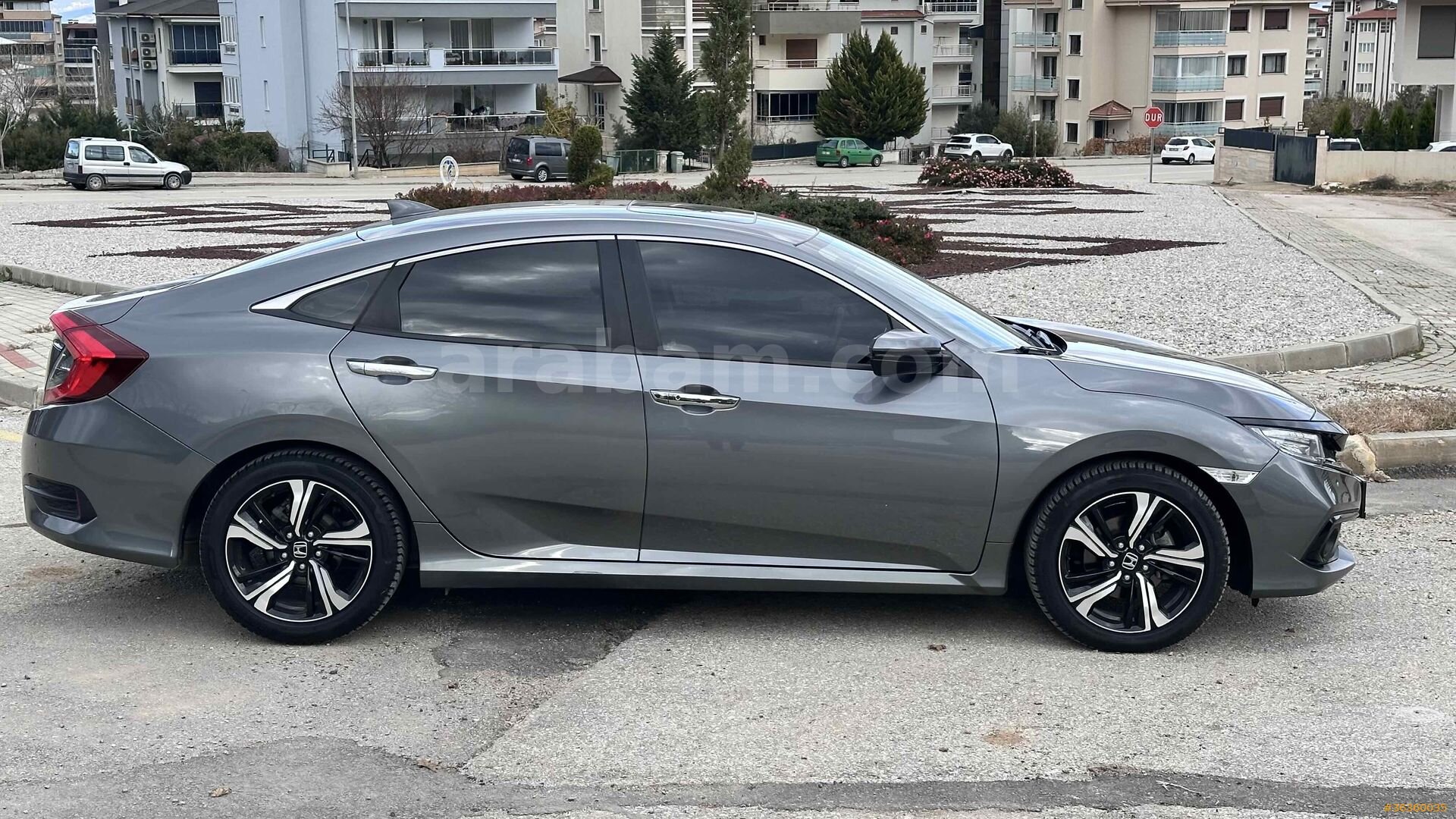 Galeriden Honda Civic 1.6i VTEC Eco Executive 2020 Model Denizli 48.000 km Füme 3