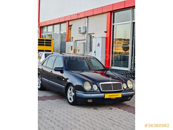 Sahibinden Mercedes - Benz E 200 Kompressor Avantgarde 2000 Model  350.000 km Lacivert. Temizlik nedeni ile komple boyalıdır