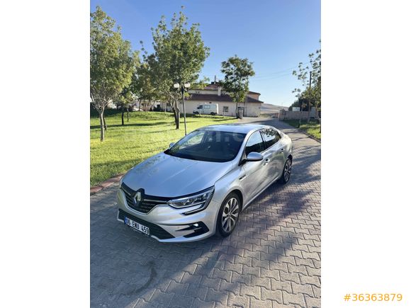 Sahibinden HATASIZ / 2024 / İCON / MEGANE / 1.3 TCe SERVİS BAKIMLI