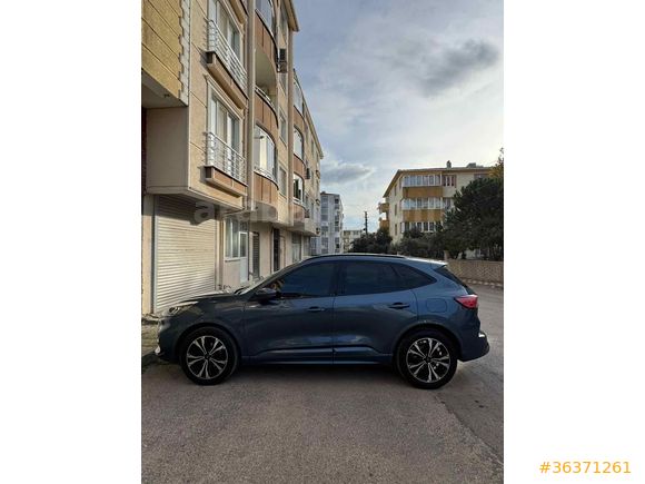 Sahibinden Ford Kuga 1.5 EcoBoost ST Line 2023 Model 