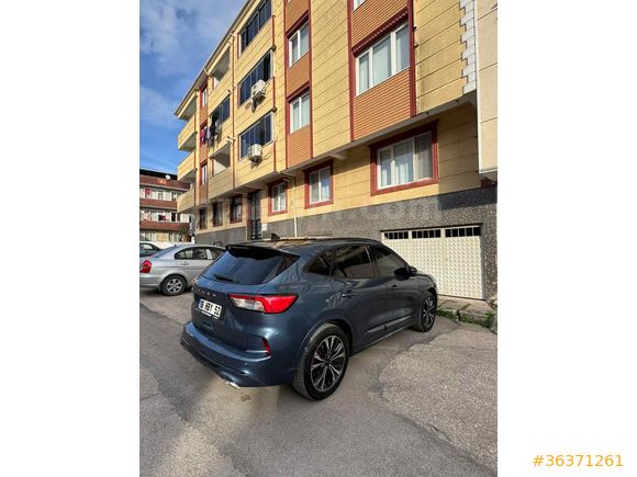 Sahibinden Ford Kuga 1.5 EcoBoost ST Line 2023 Model 