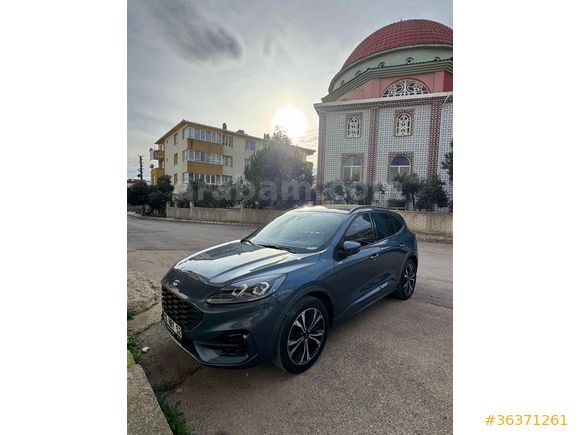 Sahibinden Ford Kuga 1.5 EcoBoost ST Line 2023 Model 