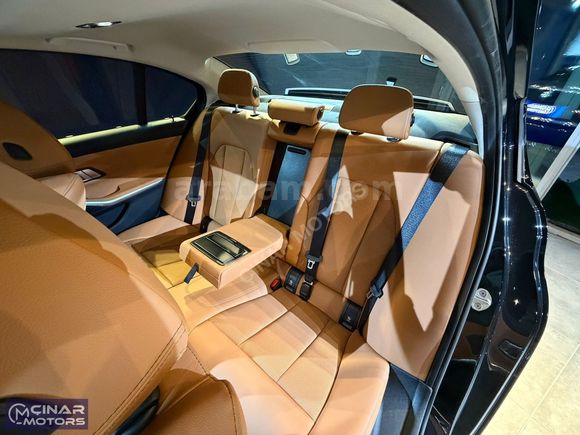 **ÇINAR MOTORS 2025 BMW 3.20i SPORT LİNE - TABA DERİ - NAVİ**