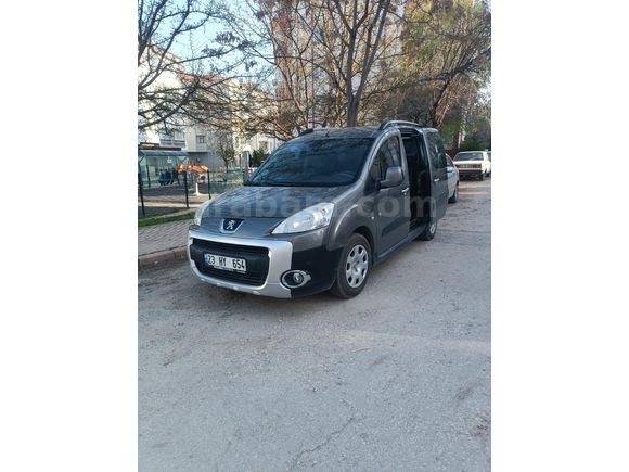 Sahibinden Peugeot Partner 1.6 HDI Outdoor 2011 Model