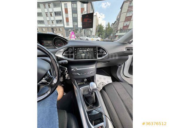 Sahibinden Peugeot 308 1.6 e-HDi Classic Edition 2016 Model İstanbul 120.000 km Beyaz