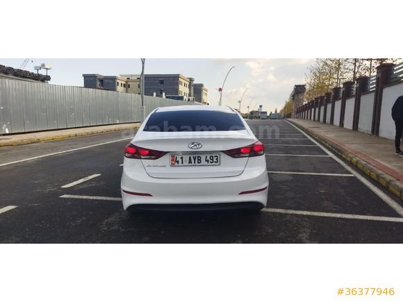 Sahibinden Hyundai Elantra 1.6 D-CVVT Style 2017 Model