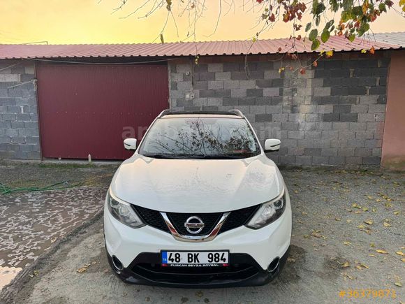 Sahibinden Nissan Qashqai 1.6 dCi Platinum Premium Pack 2015 Model 