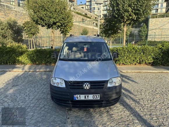 Caddy Combi 1.9 TDI Camlı Van